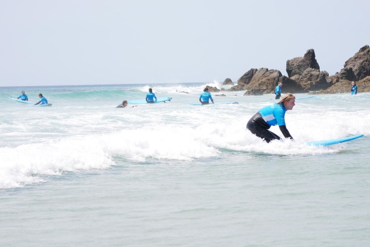 women's surf lessons